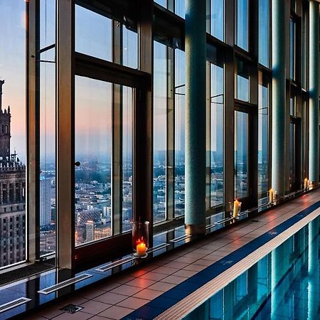 Intercontinental Warszawa By Ihg Hotel Luaran gambar The swimming pool at the Warsaw Grand Hotel