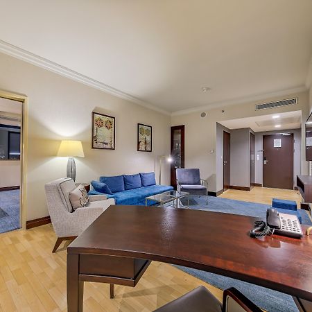 Intercontinental Warszawa By Ihg Hotel Luaran gambar A suite at the hotel