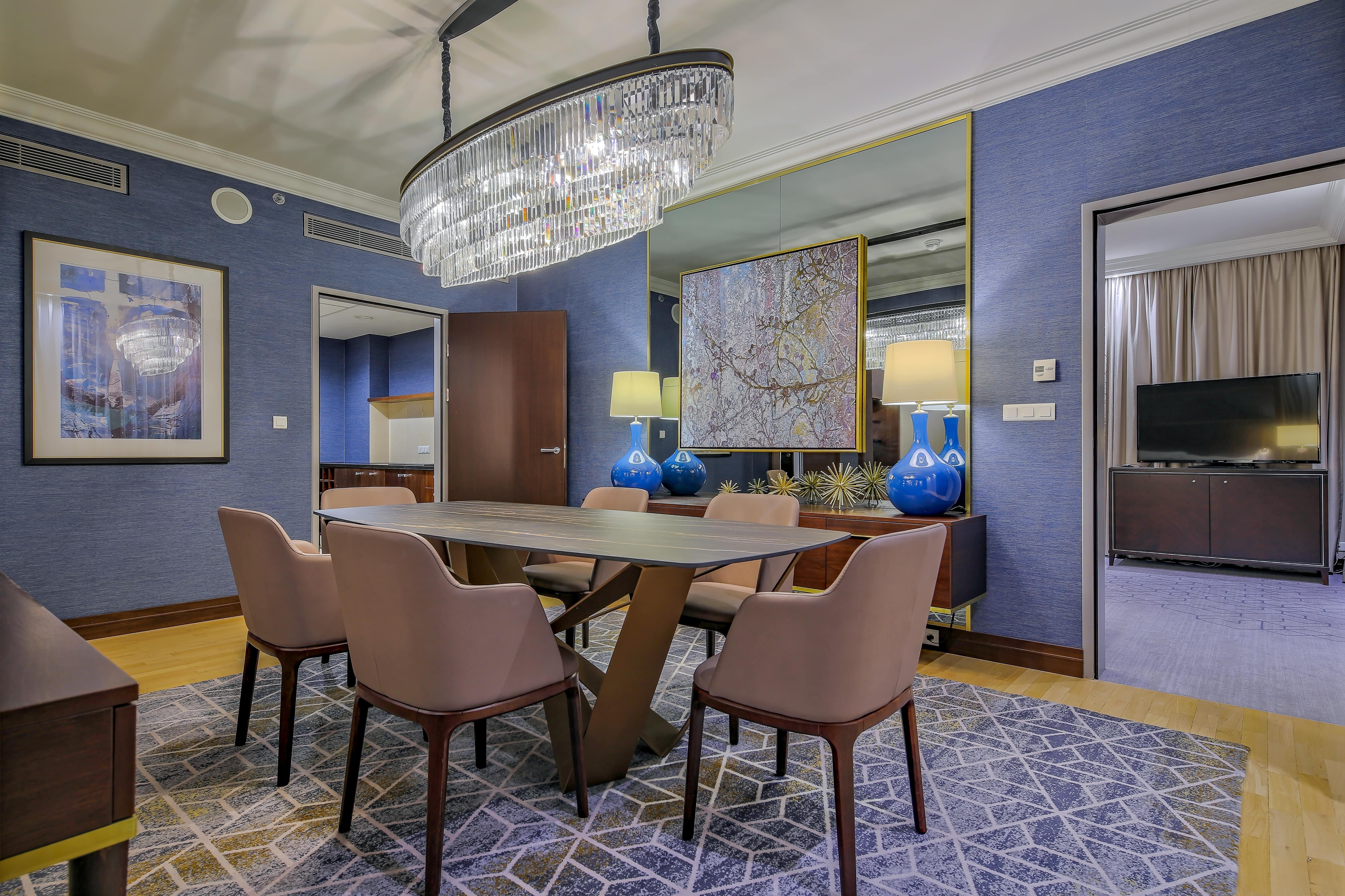 Intercontinental Warszawa By Ihg Hotel Luaran gambar A suite at the hotel