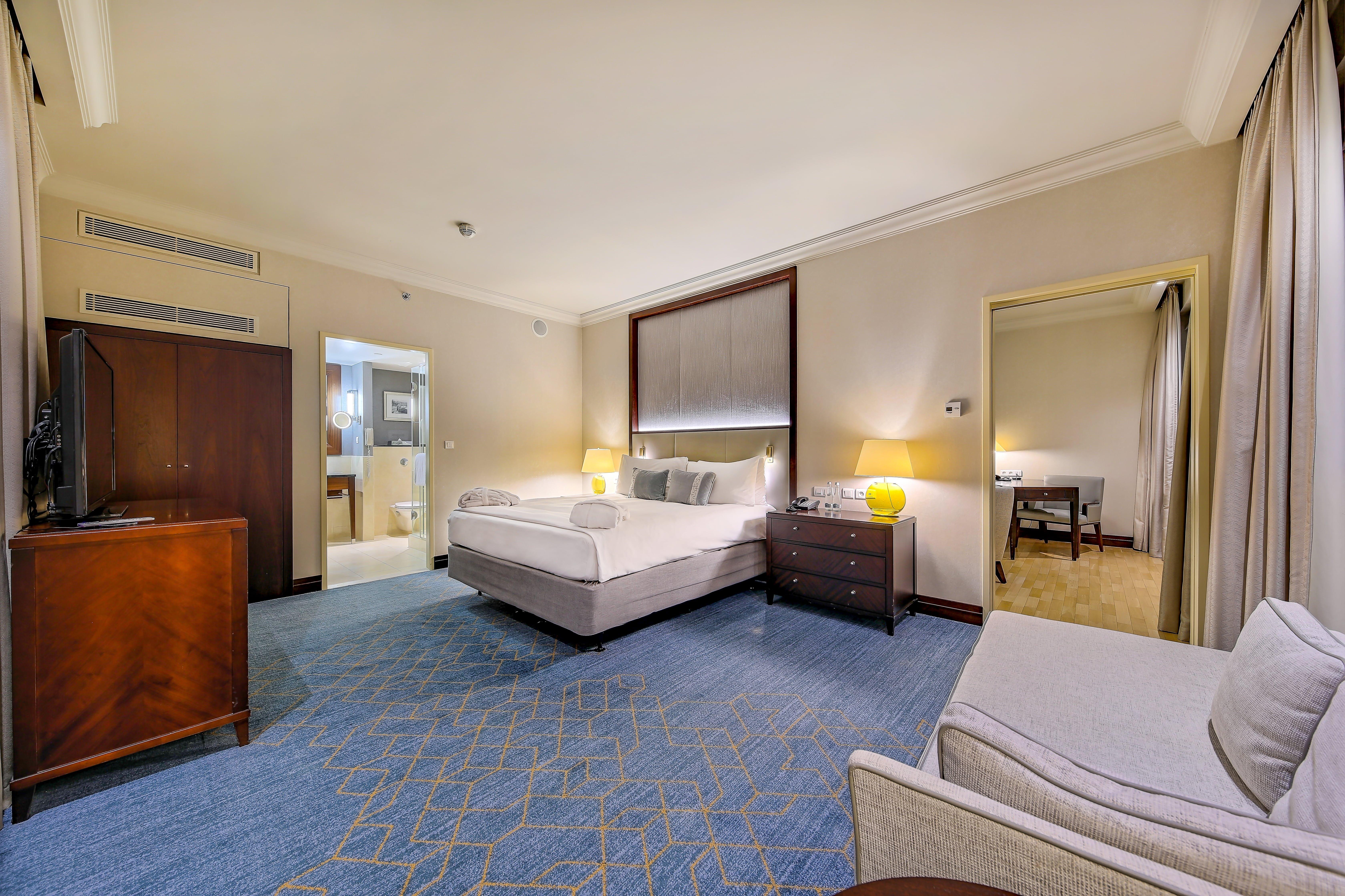 Intercontinental Warszawa By Ihg Hotel Luaran gambar A room at the hotel