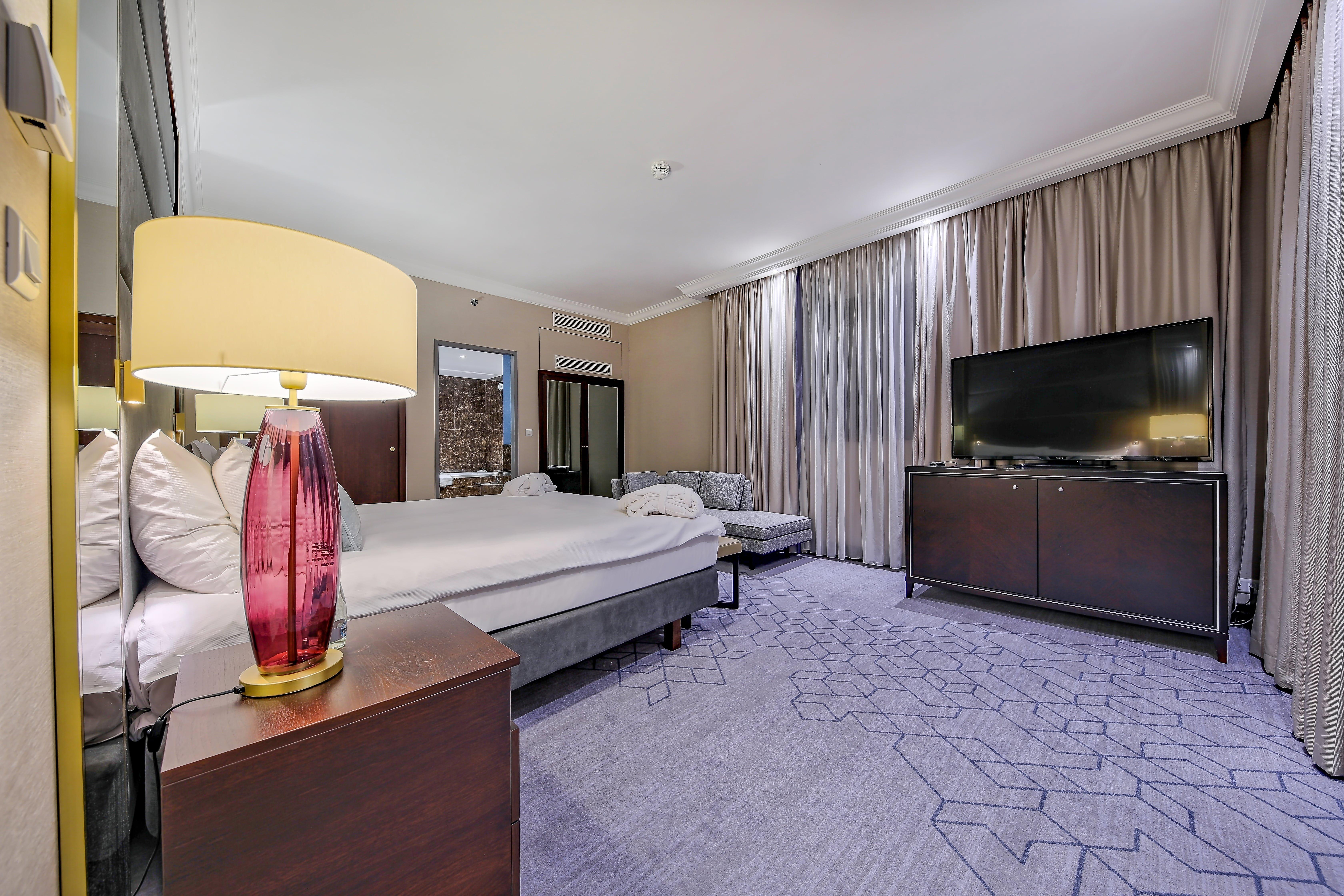 Intercontinental Warszawa By Ihg Hotel Luaran gambar A room at the hotel