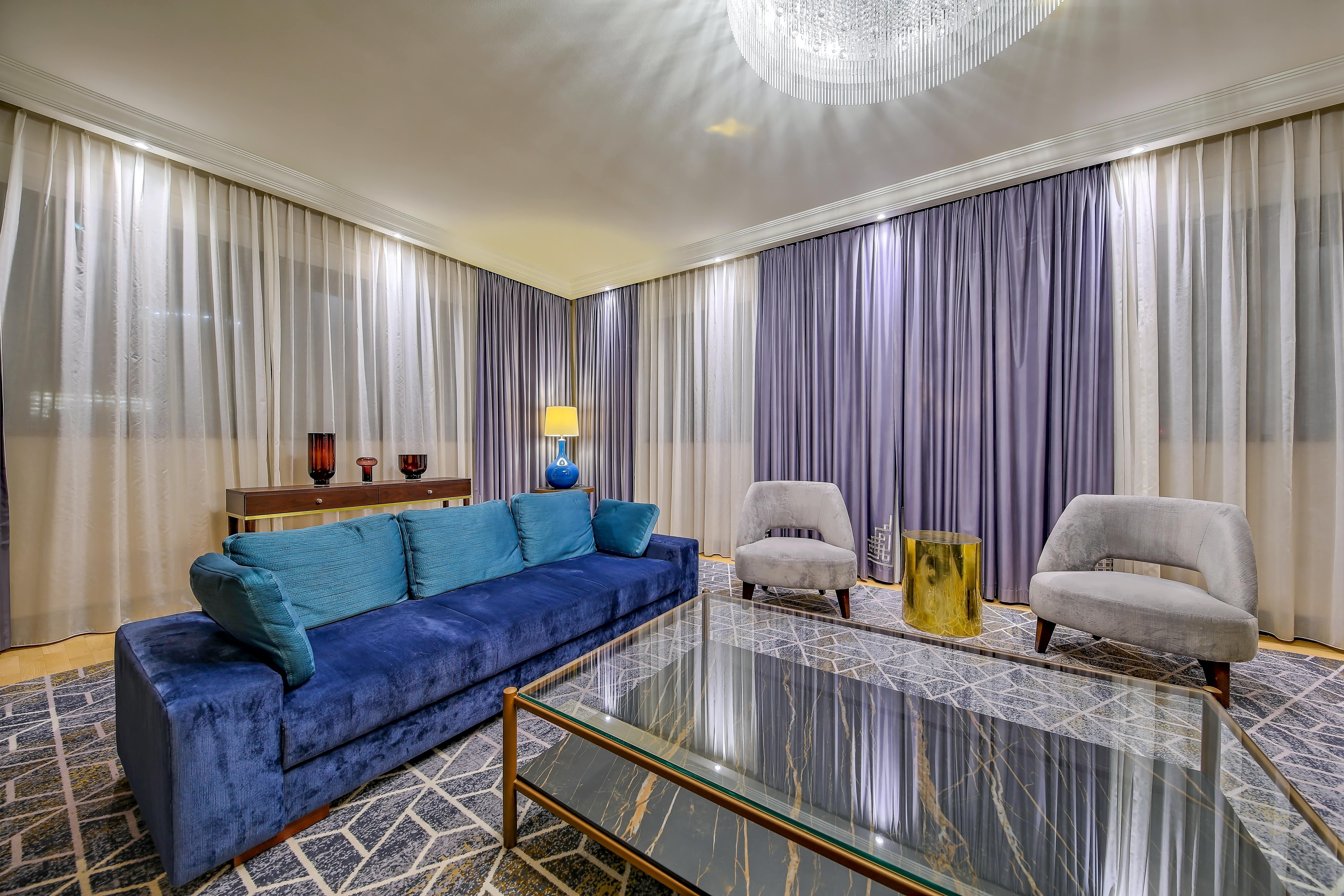 Intercontinental Warszawa By Ihg Hotel Luaran gambar The living room of the suite