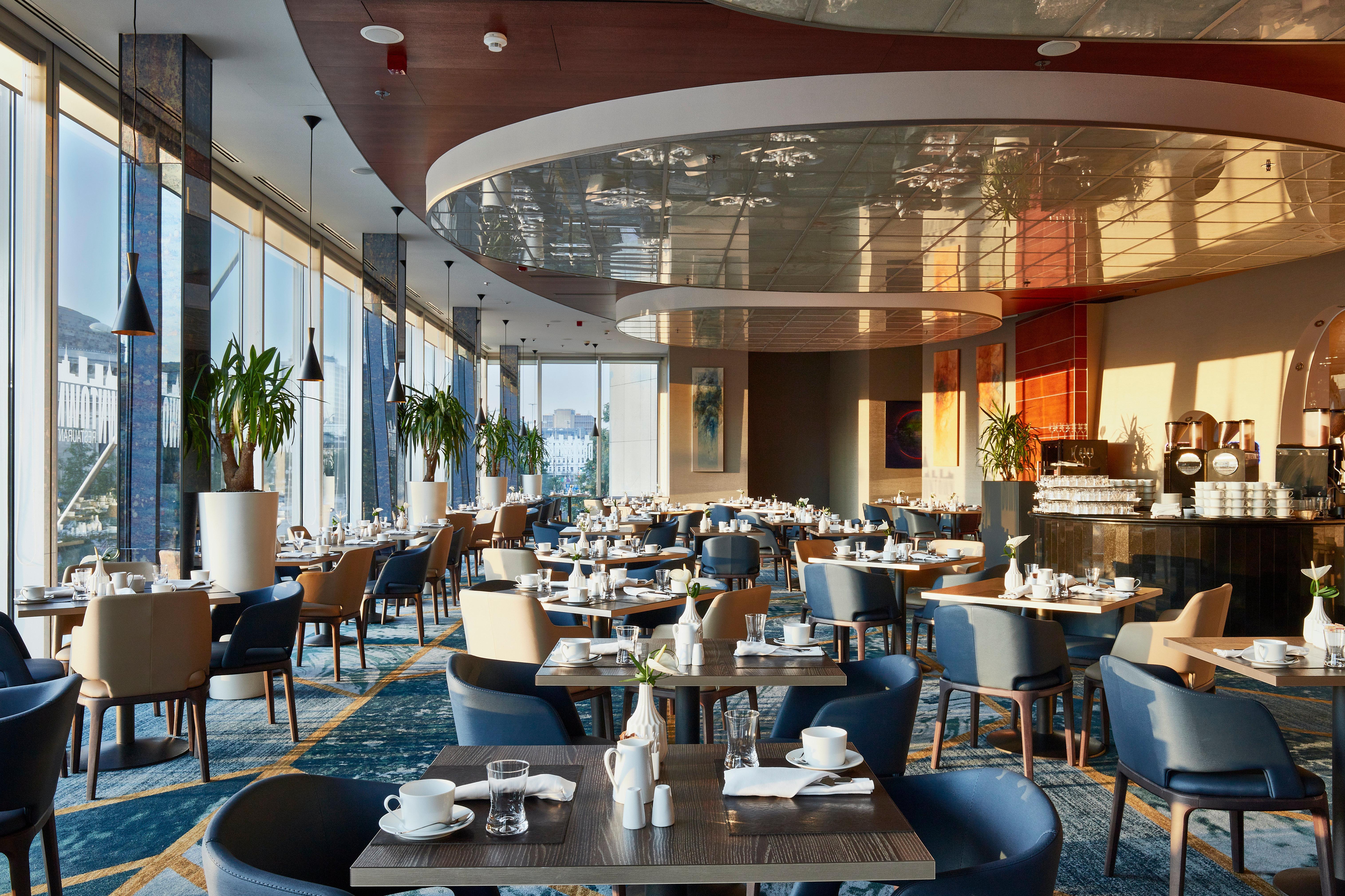 Intercontinental Warszawa By Ihg Hotel Luaran gambar The restaurant on board of the ship